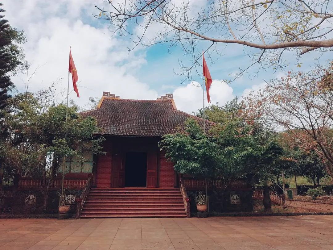 Nh&agrave; thờ B&aacute;c Hồ Ph&uacute; Y&ecirc;n - Địa điểm tưởng nhớ vị cha gi&agrave; d&acirc;n tộc đặc biệt xứ Nẫu 4