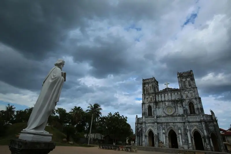 Nh&agrave; thờ Mằng Lăng Ph&uacute; Y&ecirc;n - Dấu t&iacute;ch kiến tr&uacute;c Gothic cổ xưa 10