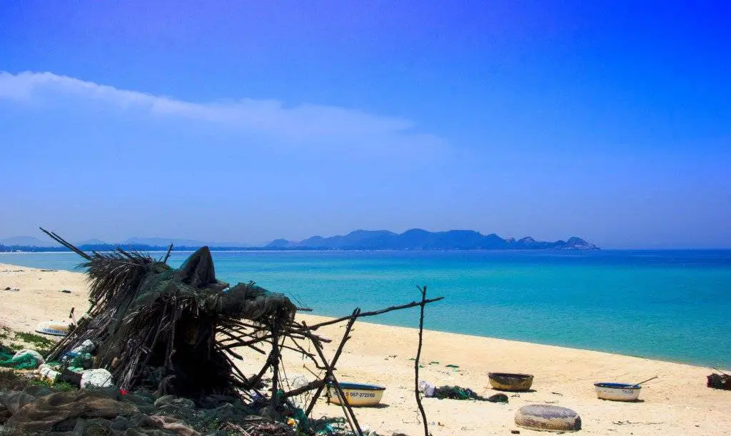 Tận hưởng m&ugrave;a h&egrave; tại b&atilde;i biển Từ Nham Ph&uacute; Y&ecirc;n 8