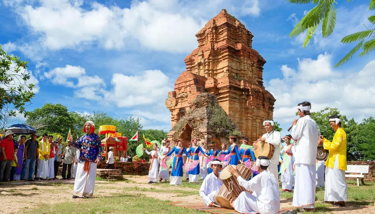 Th&aacute;p Nhạn Ph&uacute; Y&ecirc;n - Ngọn Th&aacute;p cổ xưa của người Chăm ẩn chứa nhiều điều l&yacute; th&uacute; 9