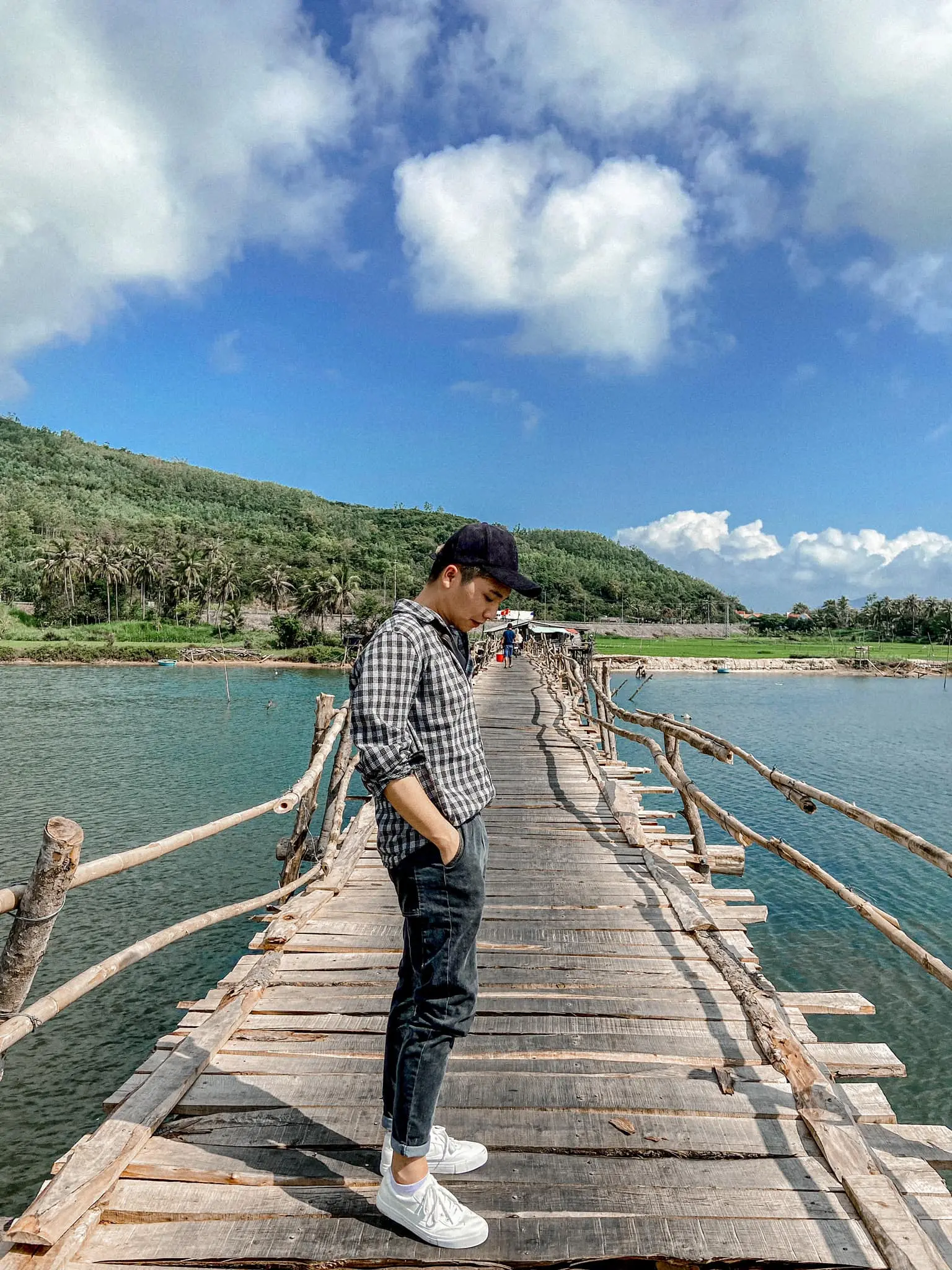 Trải nghiệm cảm giác mộc mạc với cây cầu gỗ dài nhất Việt Nam ở Phú Yên 10