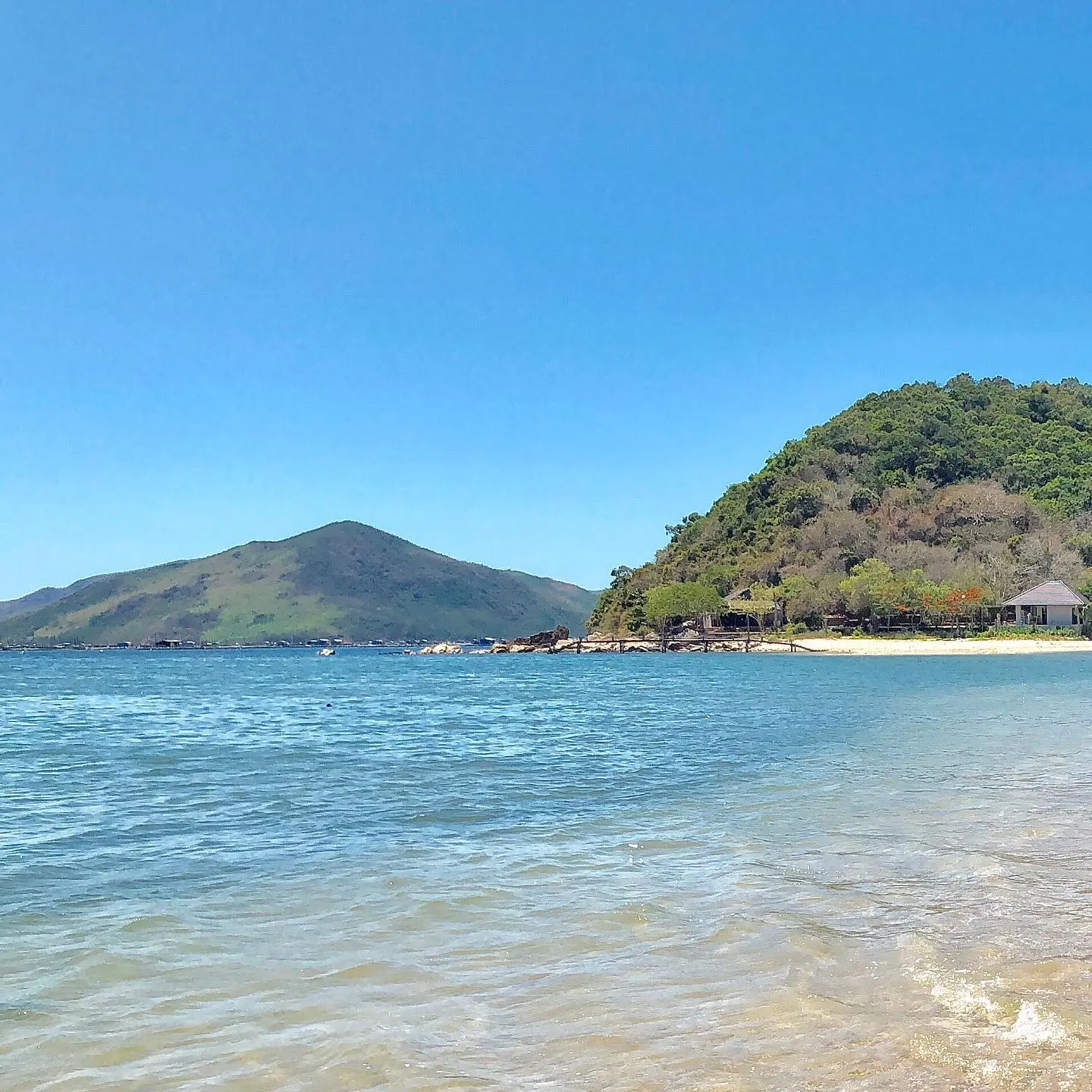 Trải nghiệm con đường biển thơ mộng cùng bức tranh thiên nhiên hoang sơ tại Nhất Tự Sơn Phú Yên 4