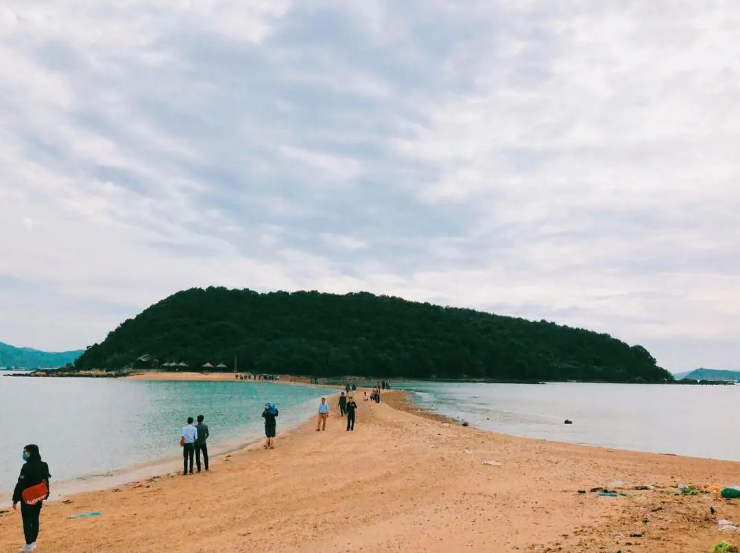 Trải nghiệm con đường biển thơ mộng cùng bức tranh thiên nhiên hoang sơ tại Nhất Tự Sơn Phú Yên