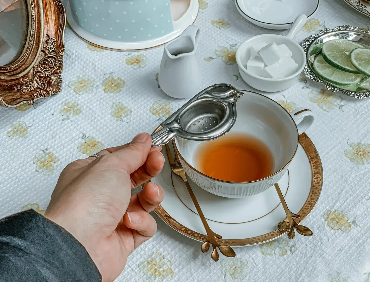 Alice Tea Room - Nơi du kh&aacute;ch lạc v&agrave;o xứ sở thần ti&ecirc;n ở Ph&uacute; Y&ecirc;n 13