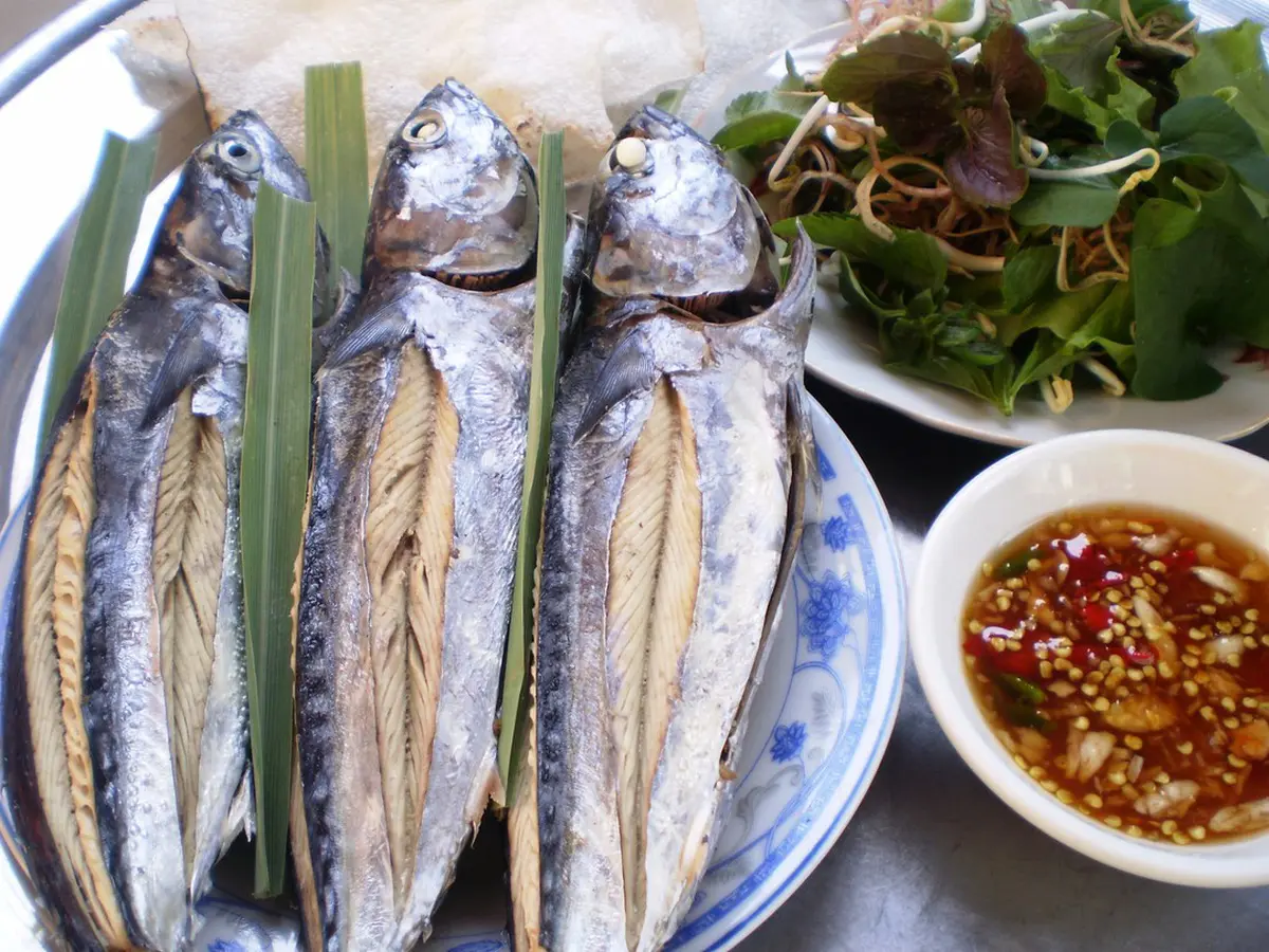C&aacute; nục hấp cuốn b&aacute;nh tr&aacute;ng - D&acirc;n d&atilde; nhưng đậm đ&agrave; hương vị v&ugrave;ng biển kh&oacute; qu&ecirc;n 4