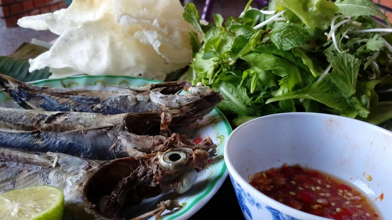 C&aacute; nục hấp cuốn b&aacute;nh tr&aacute;ng - D&acirc;n d&atilde; nhưng đậm đ&agrave; hương vị v&ugrave;ng biển kh&oacute; qu&ecirc;n 6