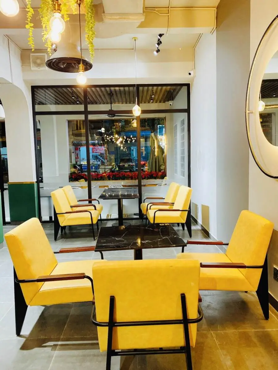 C&agrave; ph&ecirc; Huy T&ugrave;ng Ph&uacute; Y&ecirc;n - Mục sở thị kh&ocirc;ng gian trendy đỉnh của ch&oacute;p tại Ph&uacute; Y&ecirc;n 8
