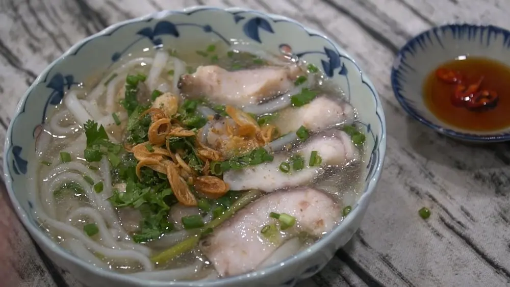 C&ugrave;ng ghi ch&eacute;p lại top qu&aacute;n ngon ở Ph&uacute; Y&ecirc;n 14