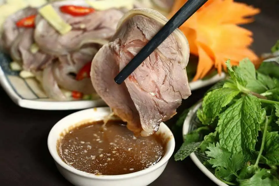 D&ecirc; n&uacute;i Ch&oacute;p Ch&agrave;i - Đặc sản thịt d&ecirc; của Ph&uacute; Y&ecirc;n 5