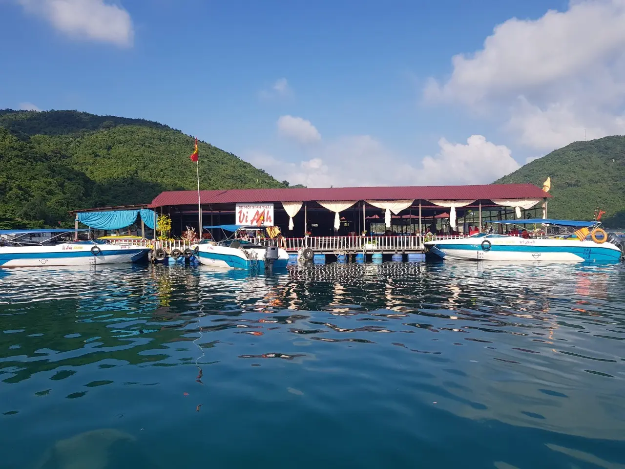 Hải sản bè nổi Vũng Rô Phú Yên – Muôn vàn món ngon với hương vị đậm đà, hấp dẫn 2