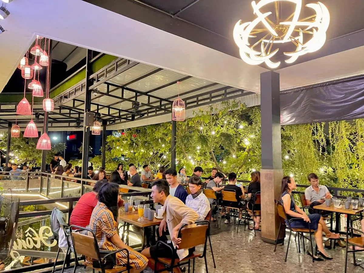 Không cần la cà đâu xa, chỉ cần ghé đến Cà phê Hồng Ngọc Phú Yên là yêu từ cái nhìn đầu tiên ngay thôi 6