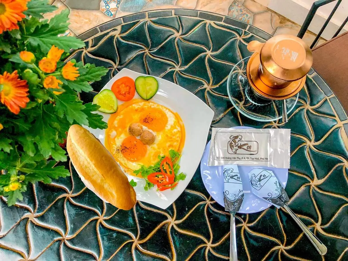 KOI caf&eacute; Ph&uacute; Y&ecirc;n &ndash; Qu&aacute;n c&agrave; ph&ecirc; c&aacute; Koi đầu ti&ecirc;n tại Ph&uacute; Y&ecirc;n 20