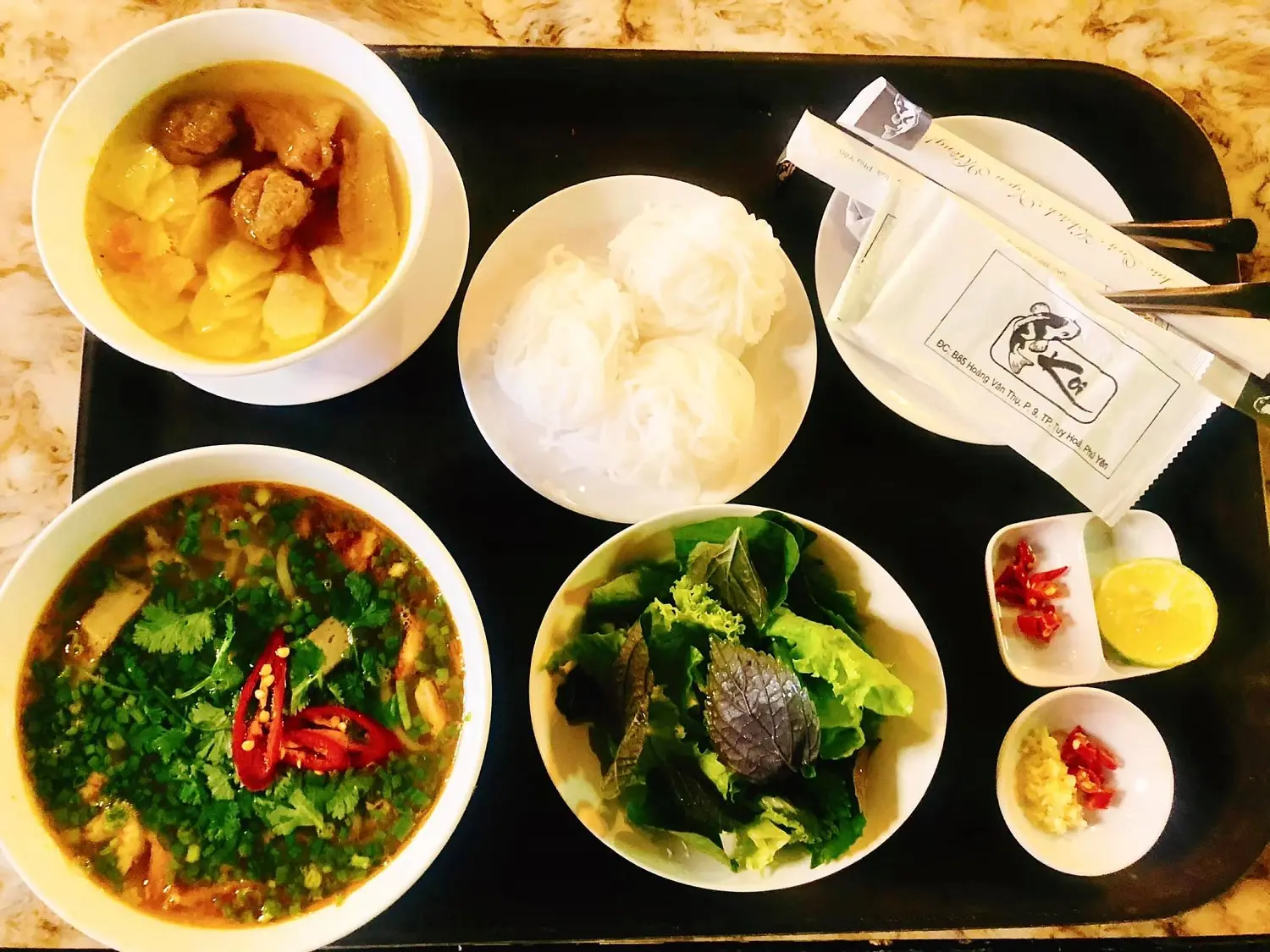 KOI caf&eacute; Ph&uacute; Y&ecirc;n &ndash; Qu&aacute;n c&agrave; ph&ecirc; c&aacute; Koi đầu ti&ecirc;n tại Ph&uacute; Y&ecirc;n 18