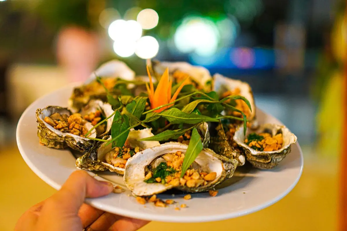 Long Beach Restaurant Ph&uacute; Y&ecirc;n - Nh&agrave; h&agrave;ng tr&ecirc;n b&atilde;i biển si&ecirc;u xịn 5