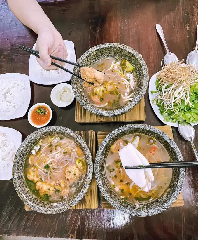 M&ecirc; mệt với m&oacute;n b&uacute;n chả mực Ph&uacute;c Long đậm đ&agrave; hương vị của biển 3