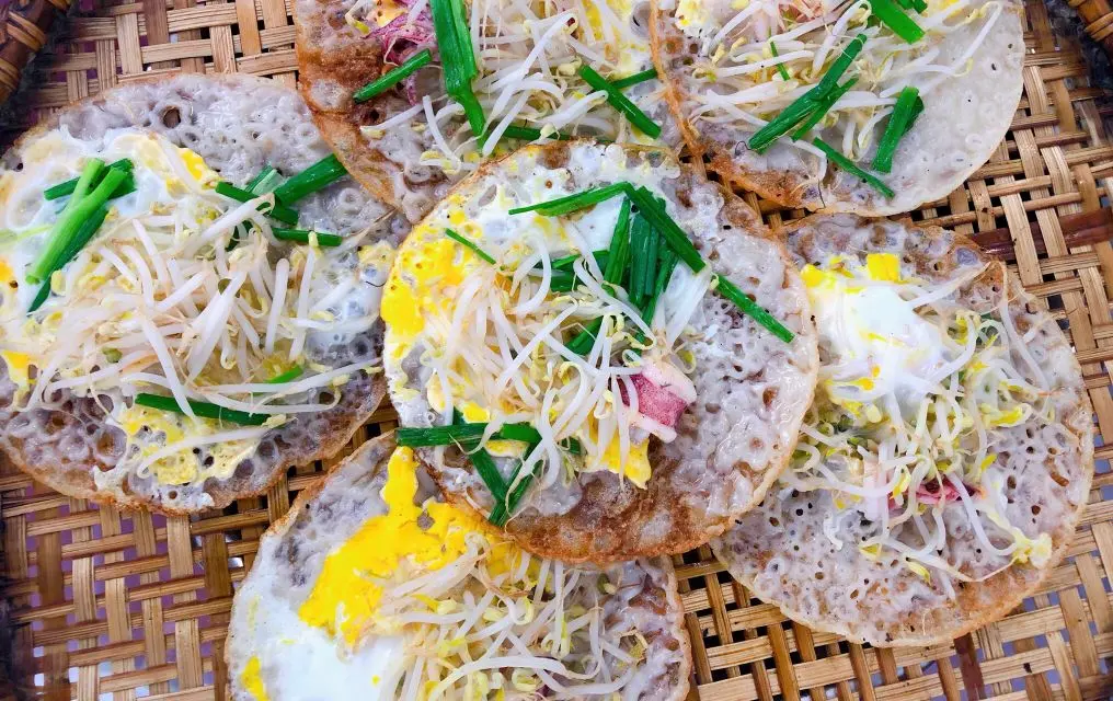 Nếm thử b&aacute;nh x&egrave;o Ph&uacute; Y&ecirc;n - M&oacute;n ngon độc đ&aacute;o m&agrave; bạn kh&ocirc;ng n&ecirc;n bỏ lỡ 7