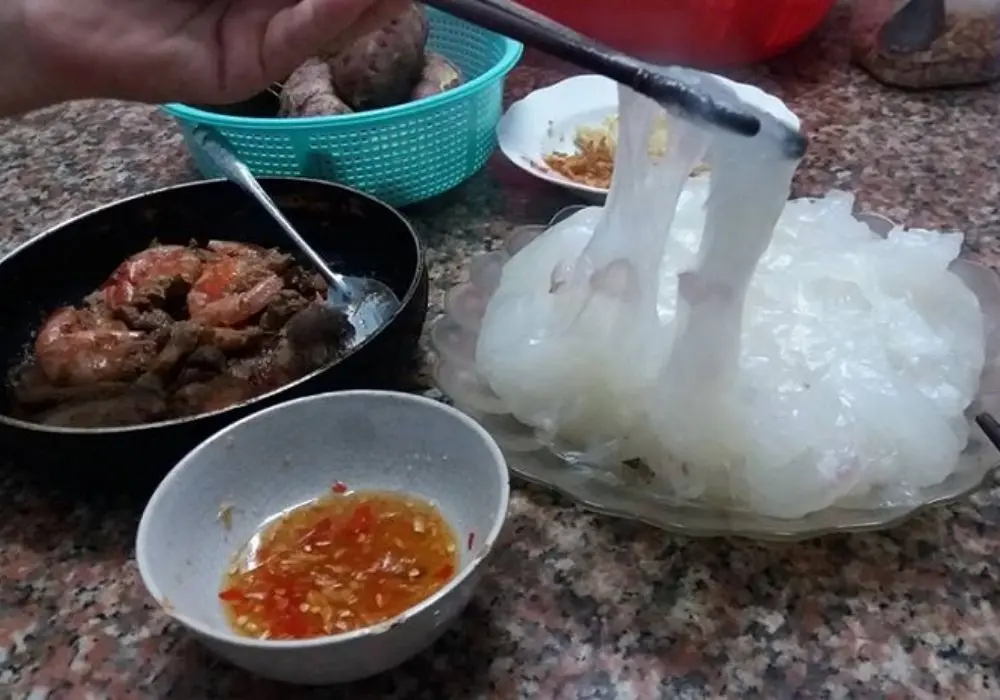 Ngon khó cưỡng hương vị đậm đà của món bột mì khuấy chấm nước mắm dằm cá rô đồng 8