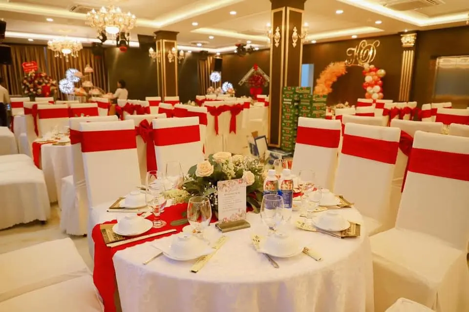 Nh&agrave; h&agrave;ng S&acirc;n Thượng Star T&uacute;t Ph&uacute; Y&ecirc;n &ndash; Thoải m&aacute;i tiệc tối với kh&ocirc;ng gian mở 20