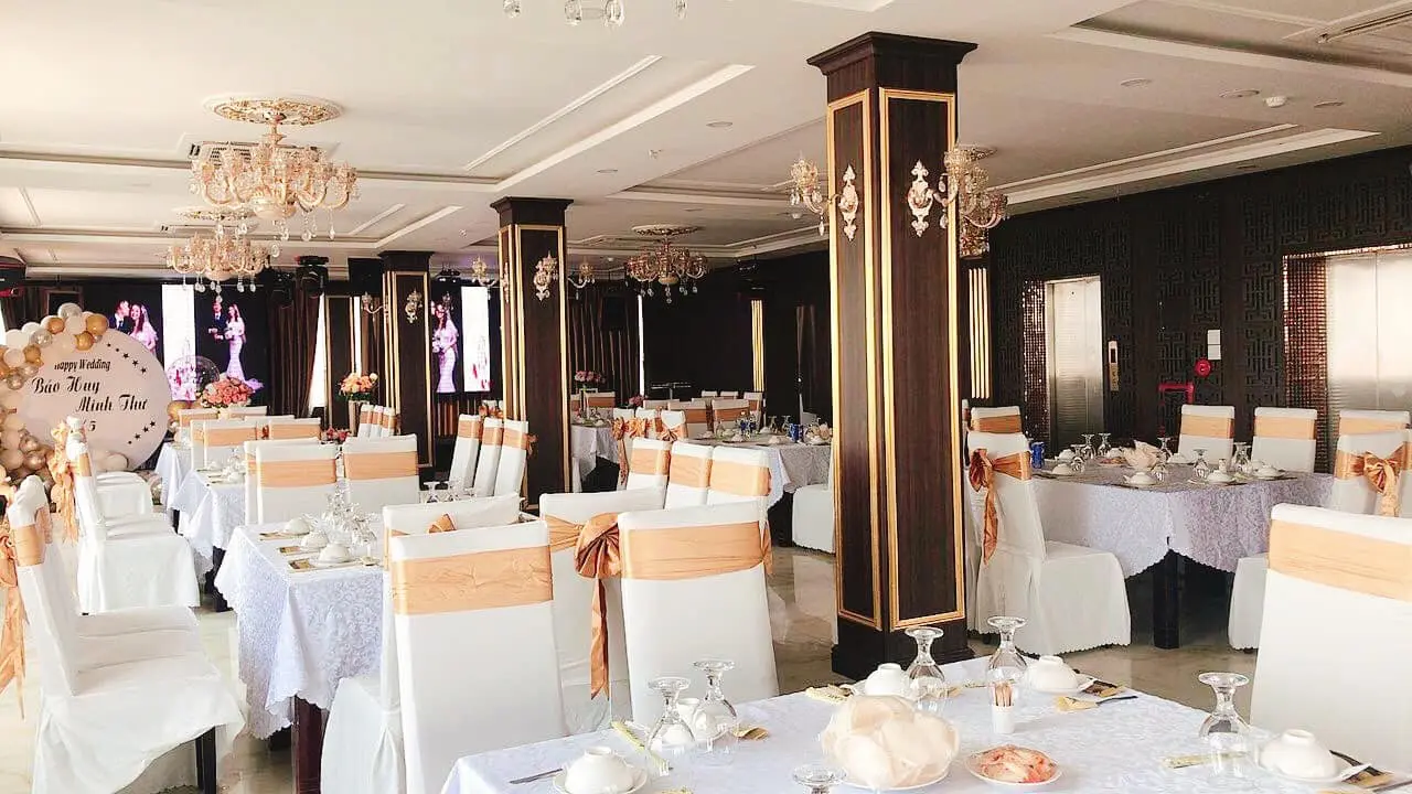 Nh&agrave; h&agrave;ng S&acirc;n Thượng Star T&uacute;t Ph&uacute; Y&ecirc;n &ndash; Thoải m&aacute;i tiệc tối với kh&ocirc;ng gian mở 21