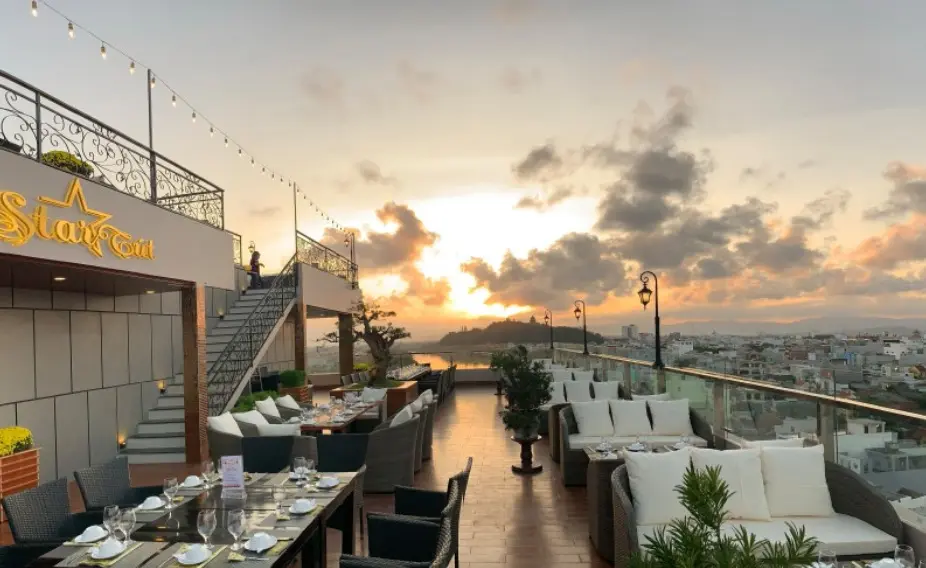 Nh&agrave; h&agrave;ng S&acirc;n Thượng Star T&uacute;t Ph&uacute; Y&ecirc;n &ndash; Thoải m&aacute;i tiệc tối với kh&ocirc;ng gian mở 2