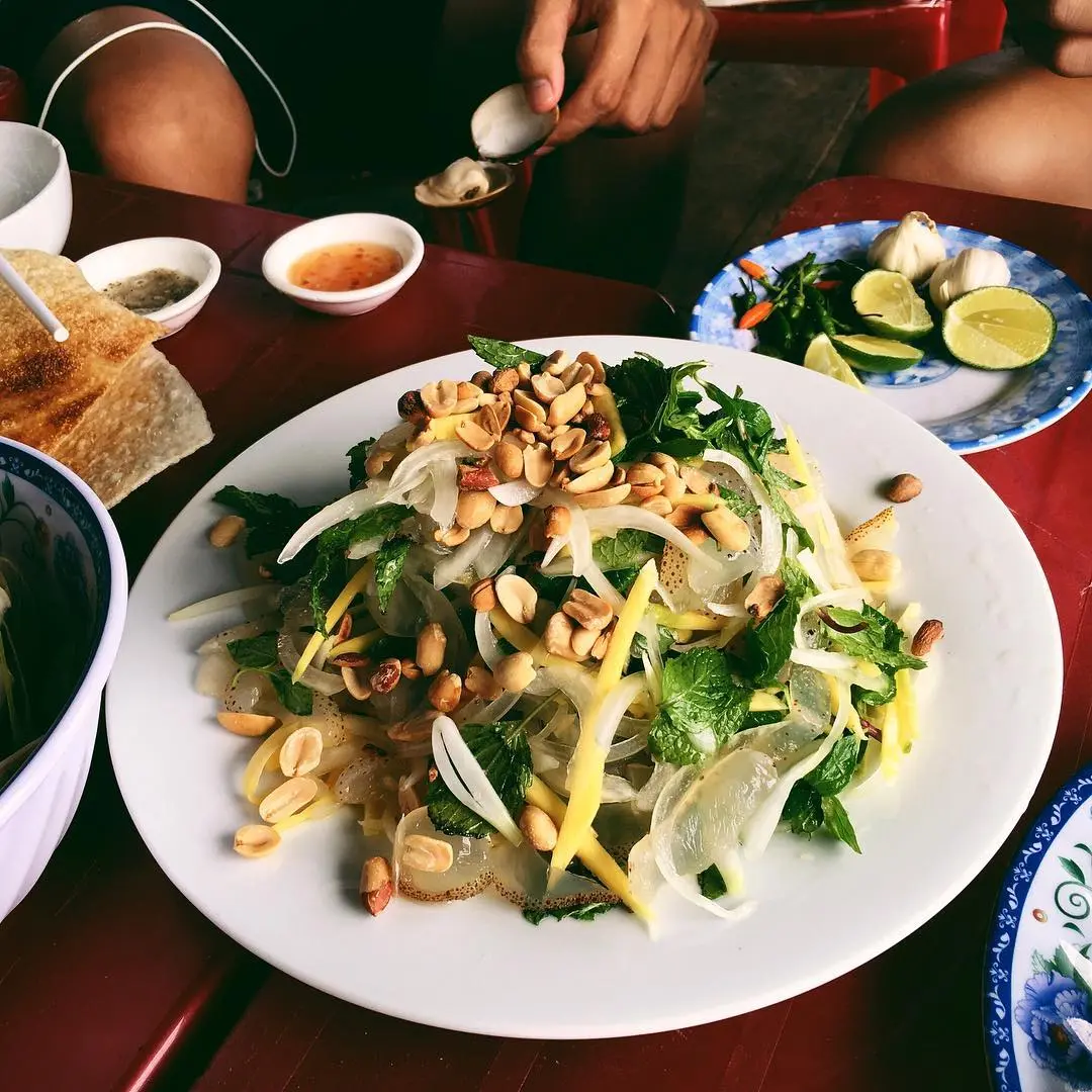 No nê không ngừng với những món ăn ngon được chế biến từ hải sản Đầm Ô Loan Phú Yên 11