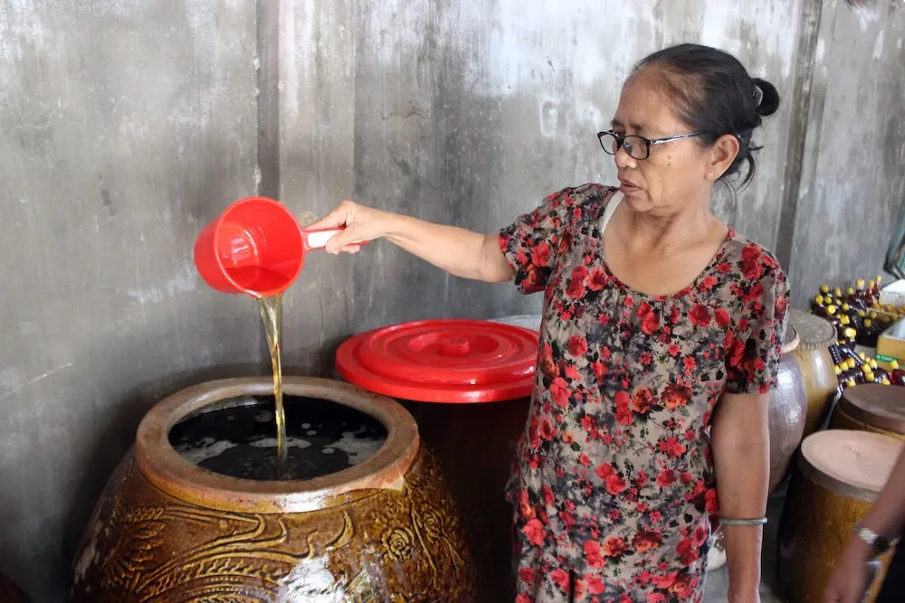 Nước mắm G&agrave;nh Đỏ - T&acirc;m huyết giữ vững hương vị nước mắm sau bao đời 4