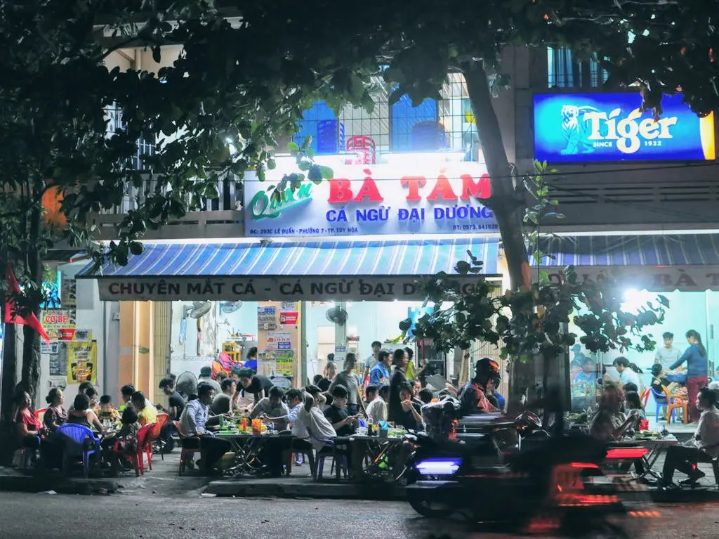 Qu&aacute;n b&agrave; T&aacute;m c&aacute; ngừ đại dương - Nơi thưởng thức m&oacute;n đ&egrave;n pha đại dương ở xứ Nẫu 2