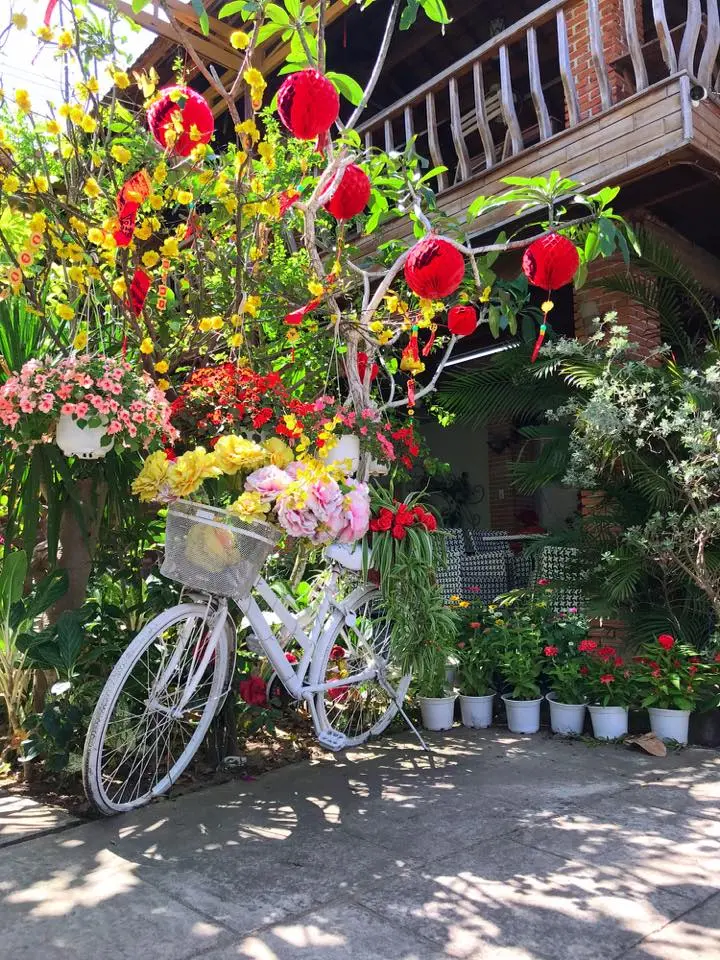 Thưởng thức m&oacute;n b&uacute;n chả nổi tiếng gần xa tại Cafe Bạch Dương Ph&uacute; Y&ecirc;n 3