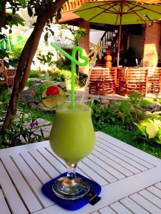Thưởng thức m&oacute;n b&uacute;n chả nổi tiếng gần xa tại Cafe Bạch Dương Ph&uacute; Y&ecirc;n 10