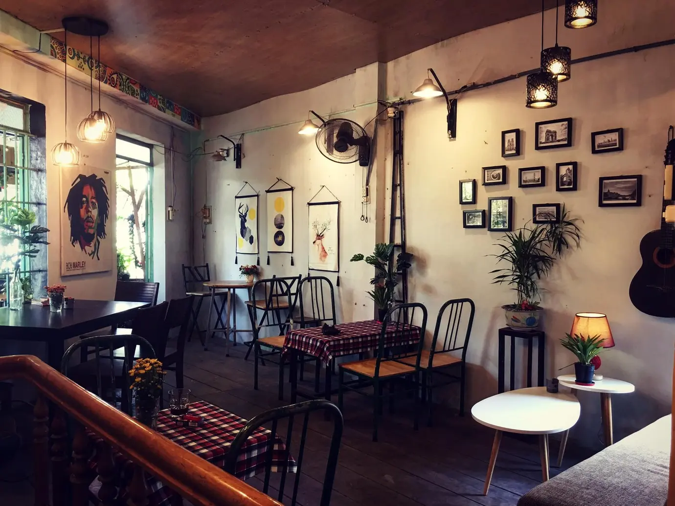 T&igrave;m lại ch&uacute;t ho&agrave;i niệm xưa cũ tại Wait Vintage Caf&eacute; Ph&uacute; Y&ecirc;n 8