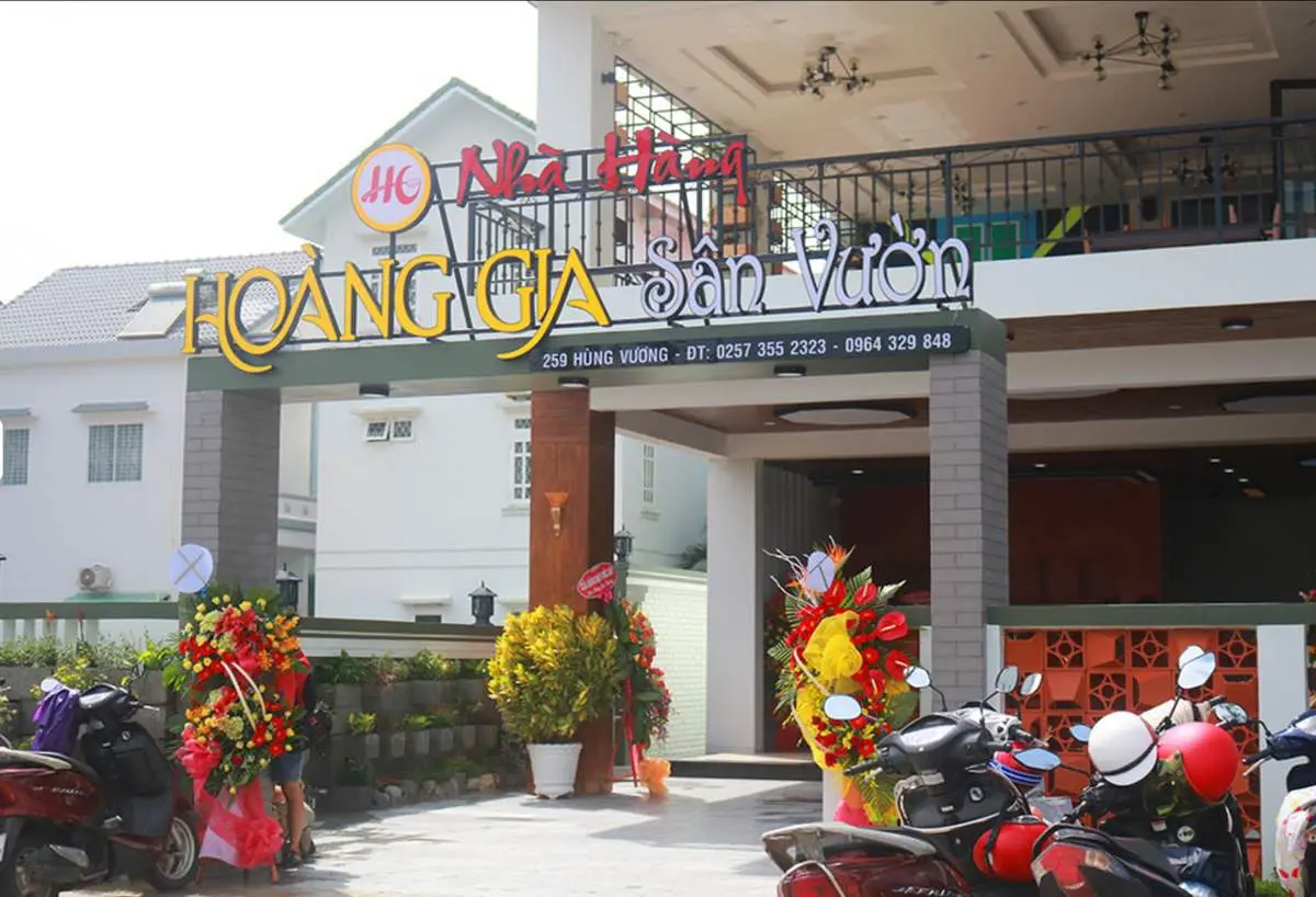Cuối tuần, phá đảo nhà hàng Hoàng Gia Phú Yên, nơi tràn ngập hải sản tươi rói và ẩm thực 3 miền