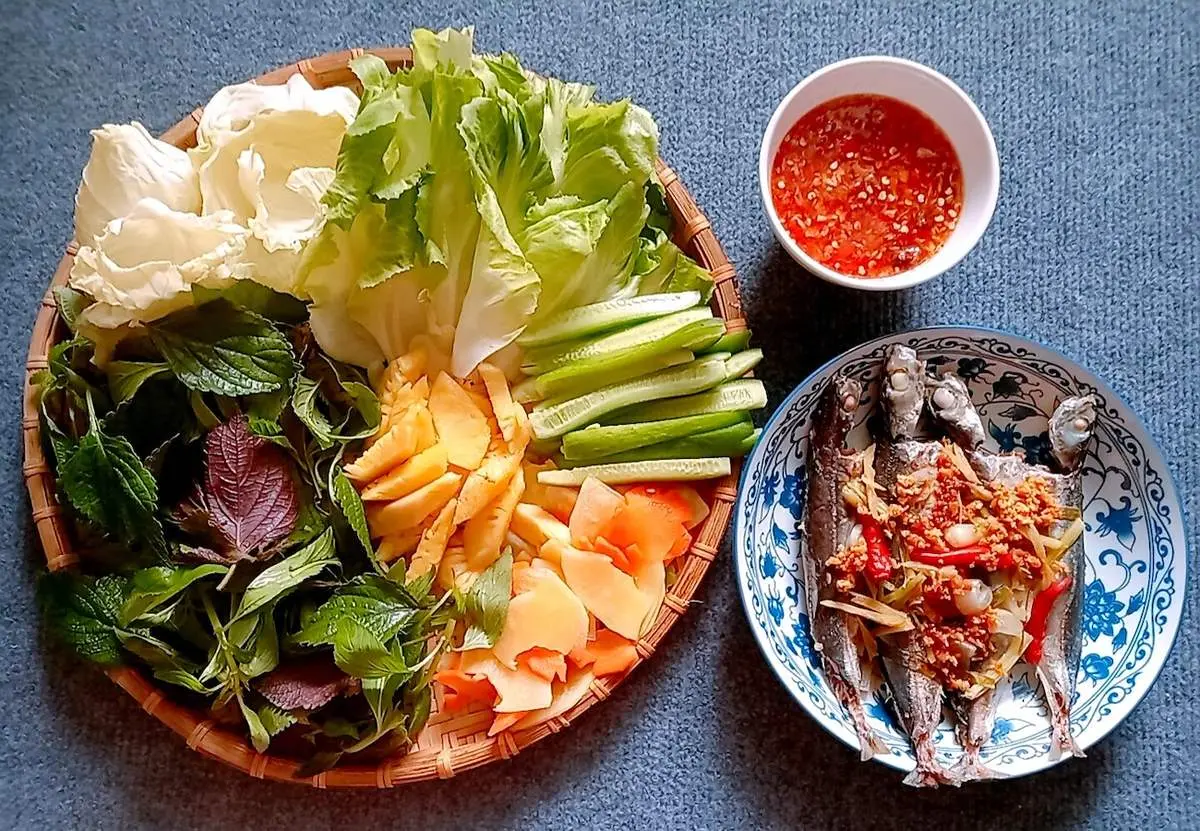 Điểm mặt những món ngon chế biến từ Cá nục hấp Phú Yên