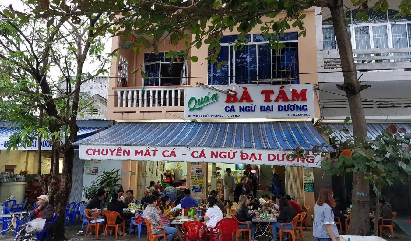 Quán bà Tám cá ngừ đại dương - Nơi thưởng thức món đèn pha đại dương ở xứ Nẫu