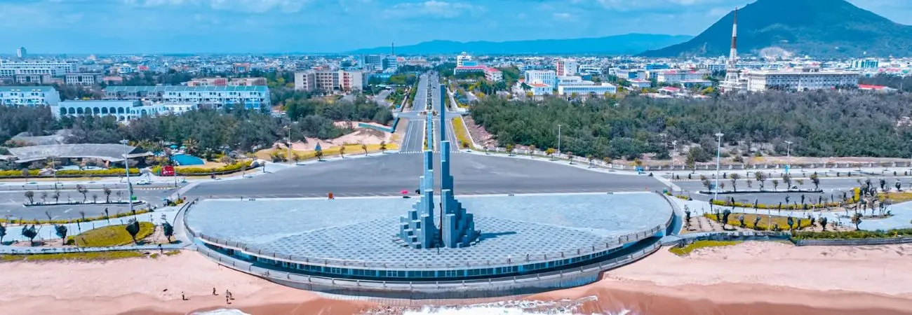 Chiêm ngưỡng Tháp Nghinh Phong độc đáo giữa lòng Phú Yên