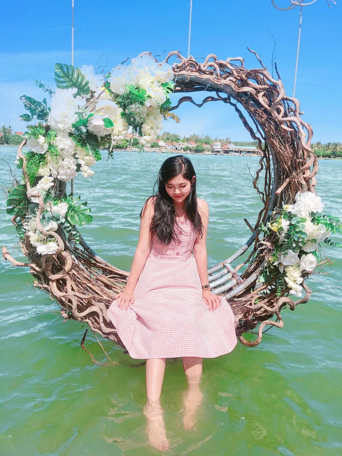 &ldquo;Chiếc gương biển cả&rdquo; - Điểm check-in si&ecirc;u hot tại Ph&uacute; Y&ecirc;n 4