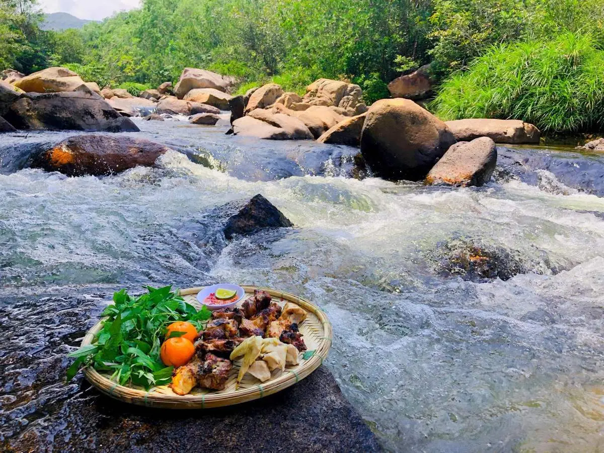 Săn l&ugrave;ng khu du lịch Đập H&agrave;n dần đi v&agrave;o qu&ecirc;n l&atilde;ng 4