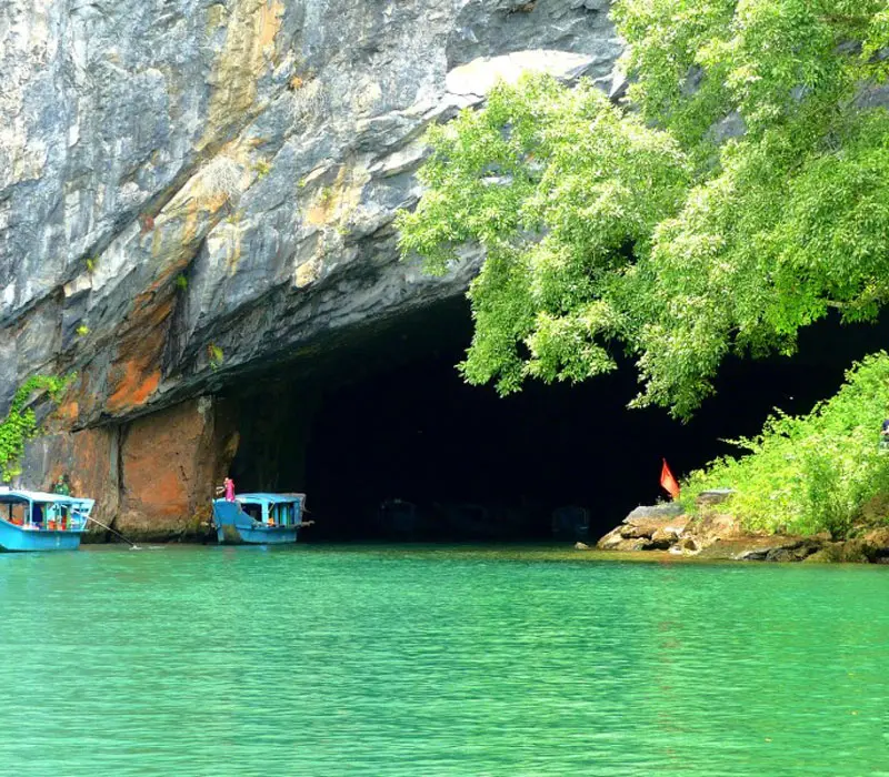Chinh phục động Phong Nha, khám phá vẻ đẹp hang động 2 triệu năm