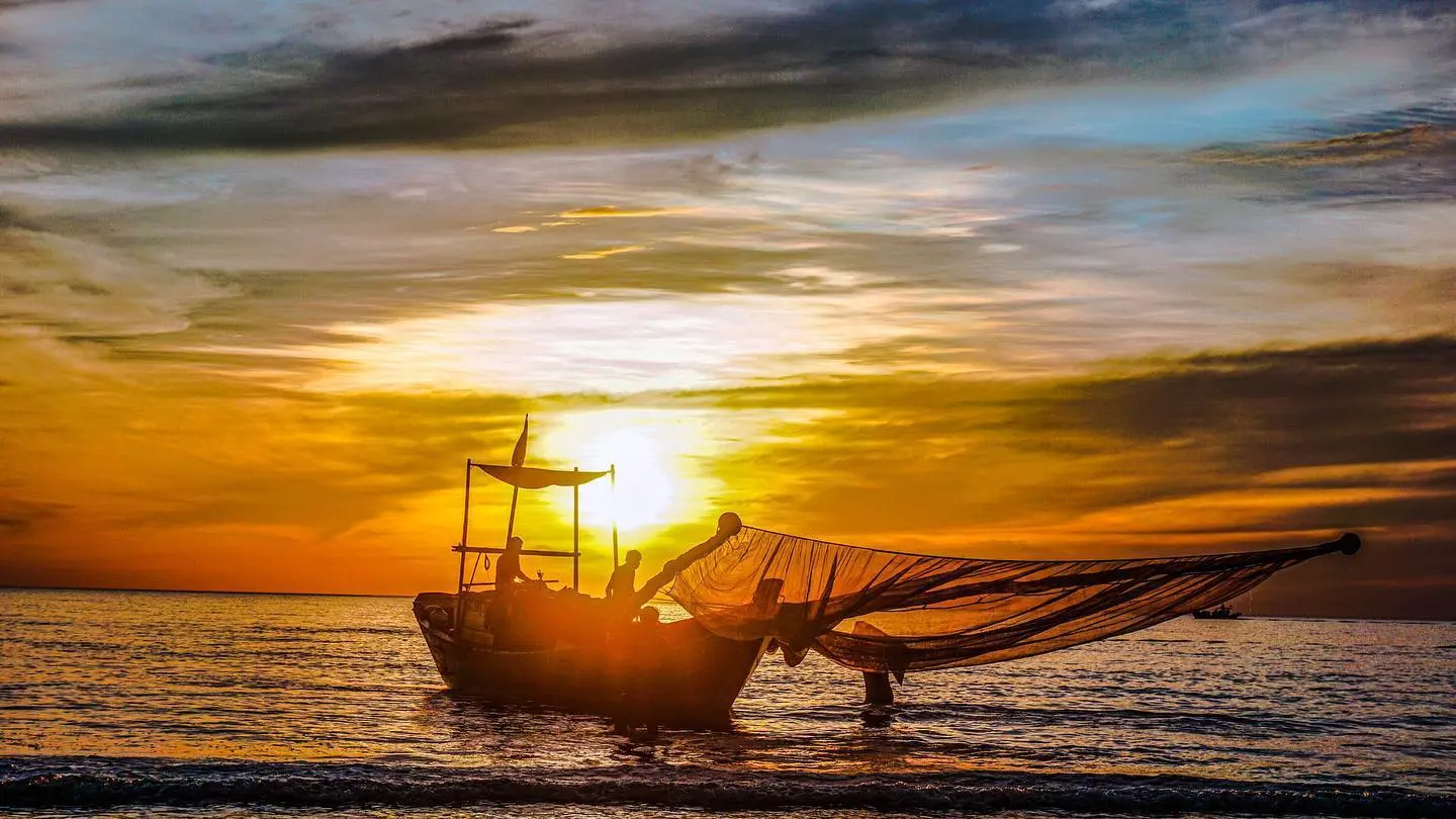 B&atilde;i biển Nhật Lệ Quảng B&igrave;nh v&agrave; vẻ đẹp lung linh, l&atilde;ng mạn 3
