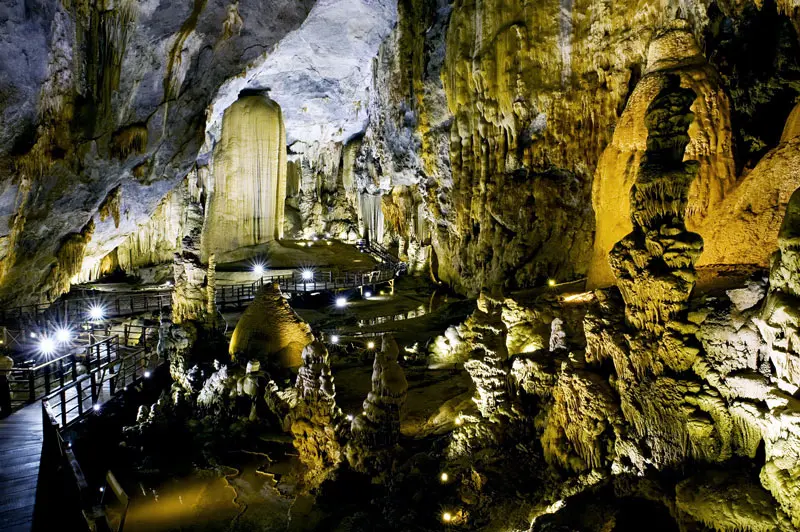 Chinh phục động Phong Nha, kh&aacute;m ph&aacute; vẻ đẹp hang động 2 triệu năm 8
