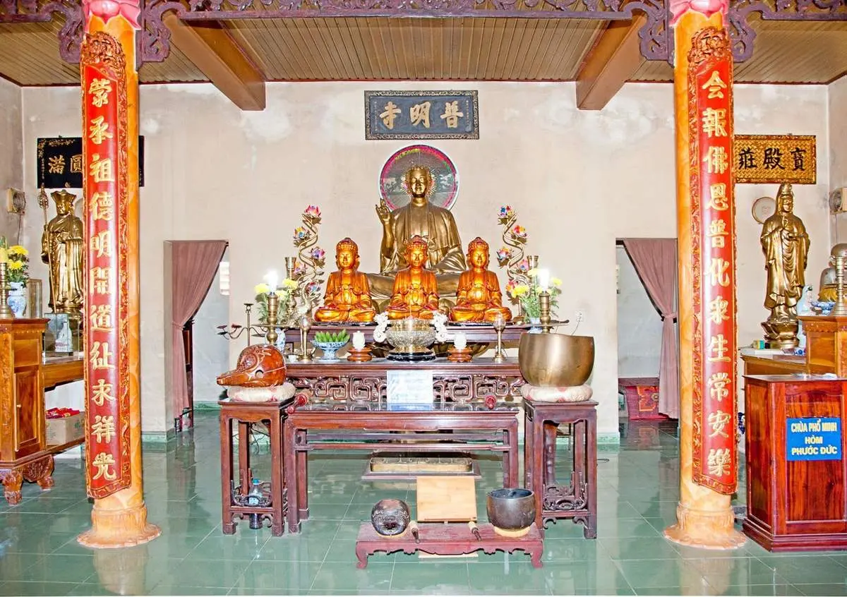 Ch&ugrave;a Phổ Minh Quảng B&igrave;nh trung t&acirc;m Phật học một thời vang b&oacute;ng 3