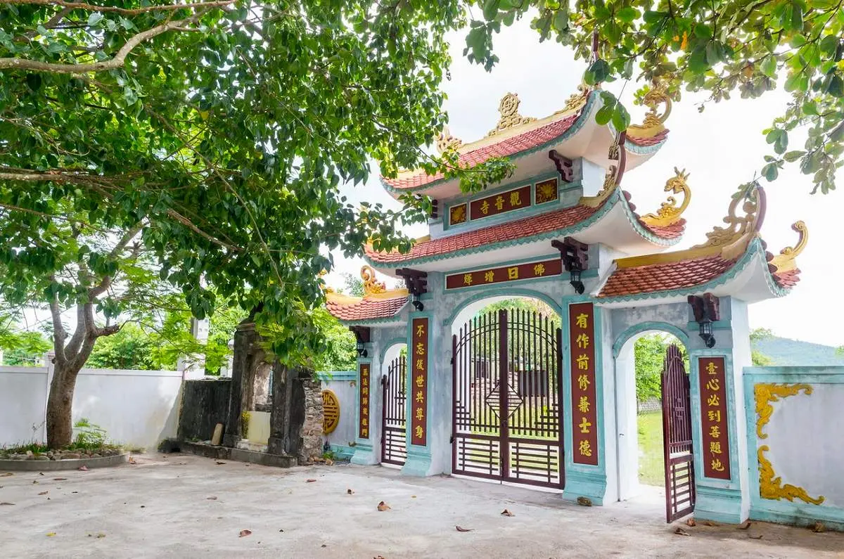 Đến Ch&ugrave;a Quan &Acirc;m Tự Quảng B&igrave;nh nghe kể truyền thuyết linh thi&ecirc;ng 7