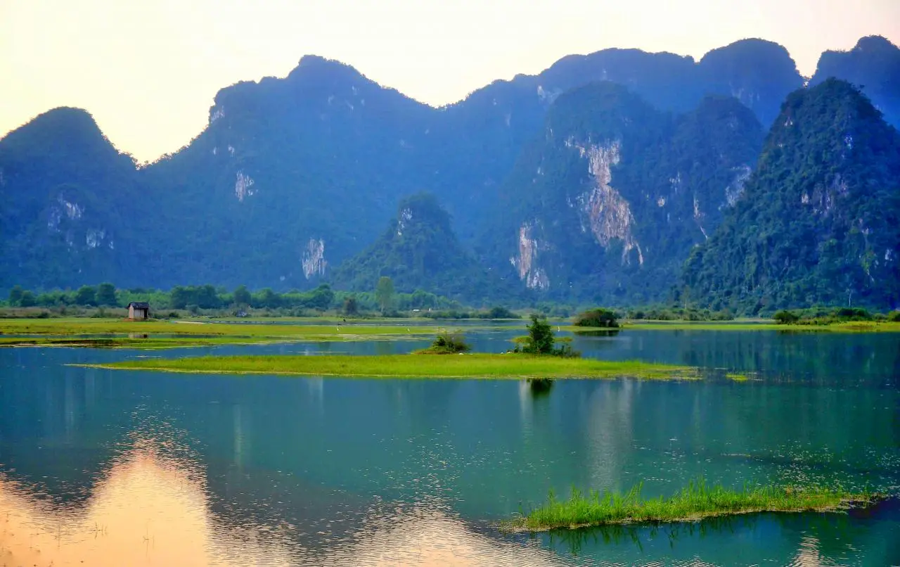 Đến ngay hồ Y&ecirc;n Ph&uacute; Quảng B&igrave;nh mục sở thị cảnh quay bom tấn King Kong 3