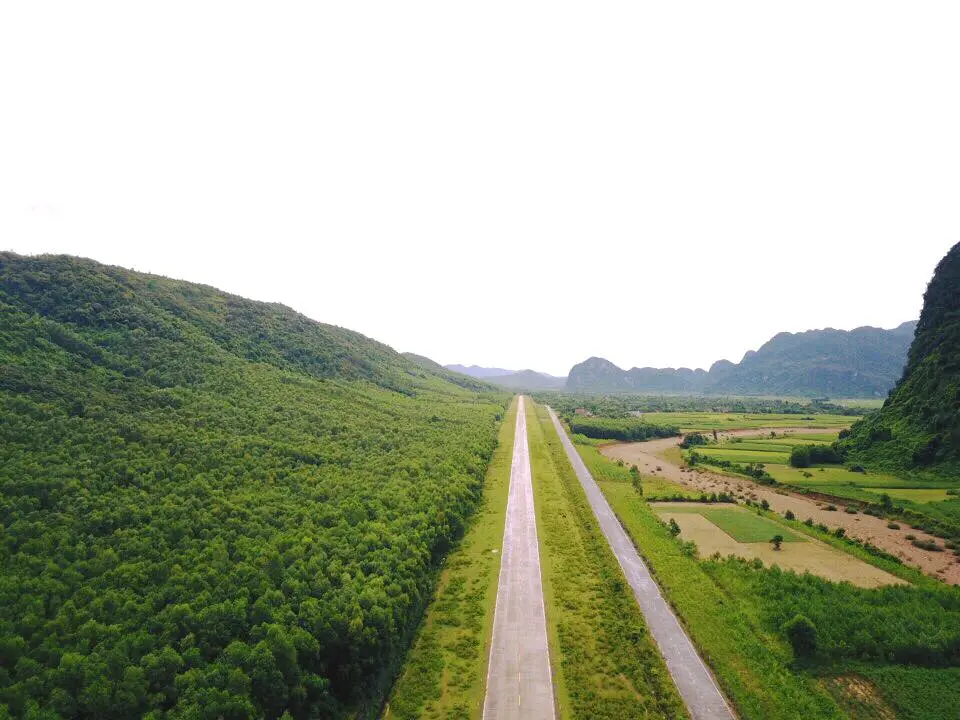 Đến ngay hồ Y&ecirc;n Ph&uacute; Quảng B&igrave;nh mục sở thị cảnh quay bom tấn King Kong 9