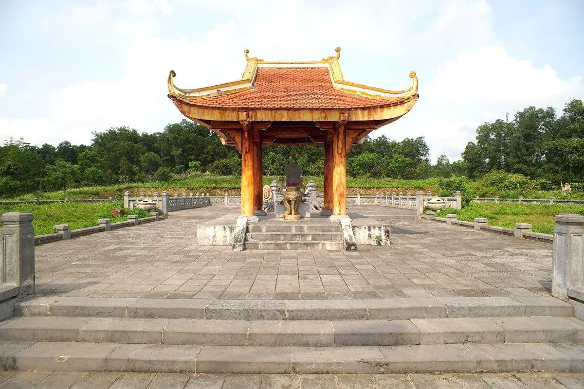 Đến Quảng B&igrave;nh thăm Lăng mộ Lễ Th&agrave;nh Hầu Nguyễn Hữu Cảnh 3