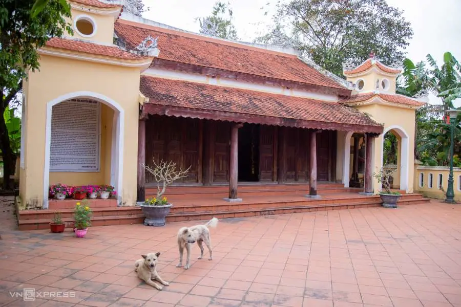Đến thăm lăng mộ Nguyễn Hữu Cảnh với khung cảnh thi&ecirc;n nhi&ecirc;n hữu t&igrave;nh 9