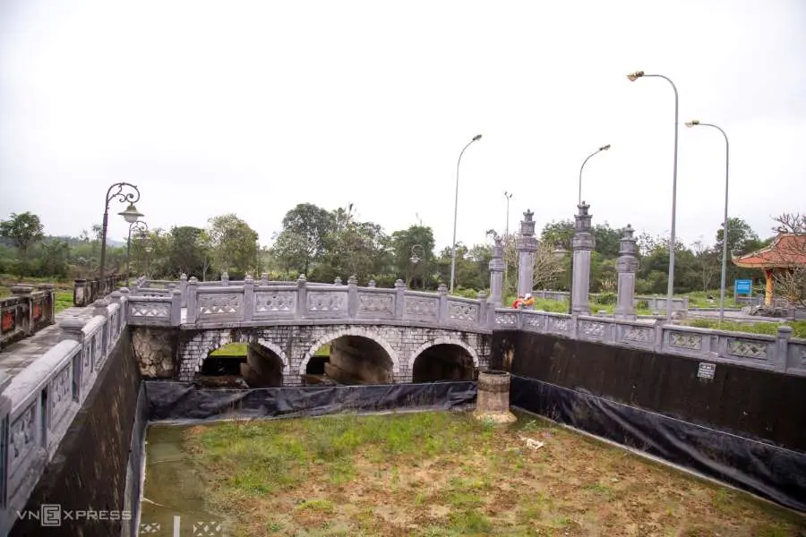 Đến thăm lăng mộ Nguyễn Hữu Cảnh với khung cảnh thi&ecirc;n nhi&ecirc;n hữu t&igrave;nh 7