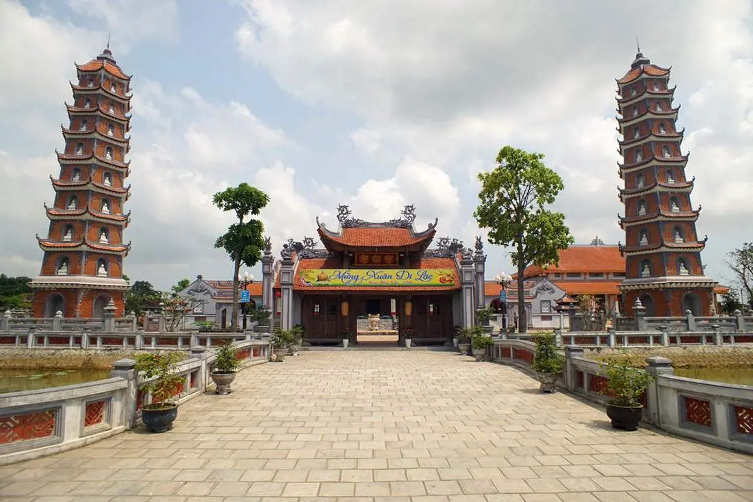 Gh&eacute; Ch&ugrave;a Hoằng Ph&uacute;c, đệ nhất cổ tự hơn 700 tuổi ở Quảng B&igrave;nh 3