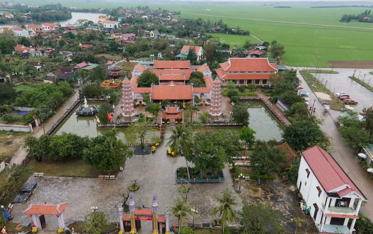 Gh&eacute; Ch&ugrave;a Hoằng Ph&uacute;c, đệ nhất cổ tự hơn 700 tuổi ở Quảng B&igrave;nh 2