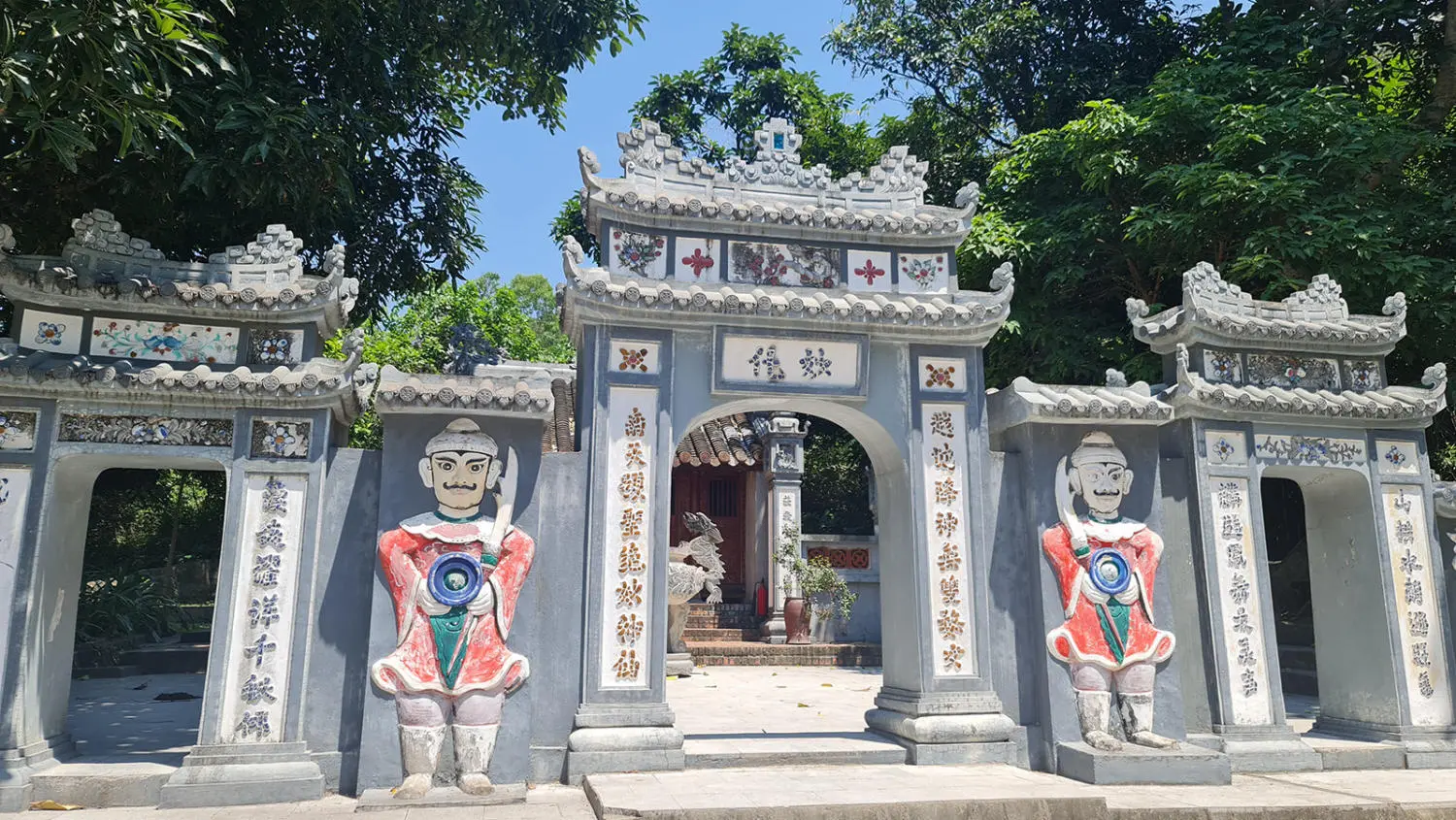 Gh&eacute; thăm Đền thờ Th&aacute;nh Mẫu Liễu Hạnh Quảng B&igrave;nh linh thi&ecirc;ng 2