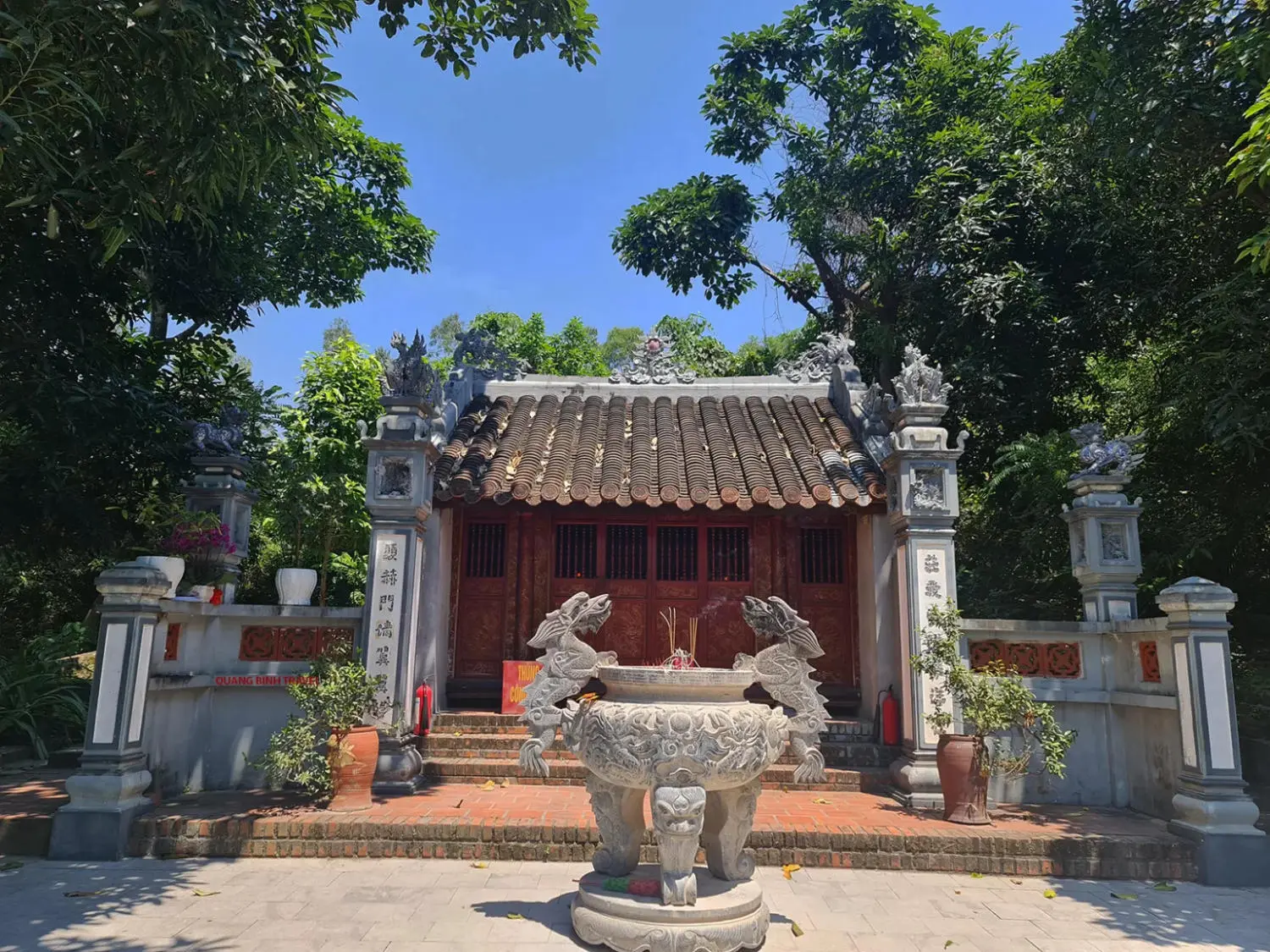 Gh&eacute; thăm Đền thờ Th&aacute;nh Mẫu Liễu Hạnh Quảng B&igrave;nh linh thi&ecirc;ng 4